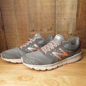 New Balance Women's FuelCore NITREL Trail Running Shoes Silver Pink EUC Sz US 10